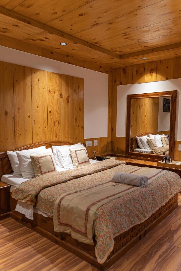 The Conifer Hotel Manāli Buitenkant foto