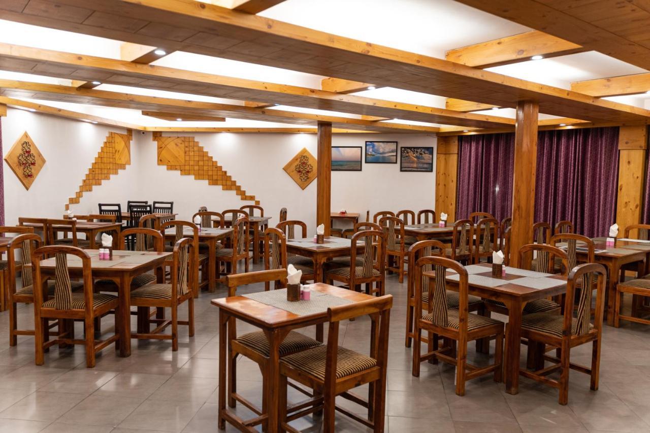 The Conifer Hotel Manāli Buitenkant foto