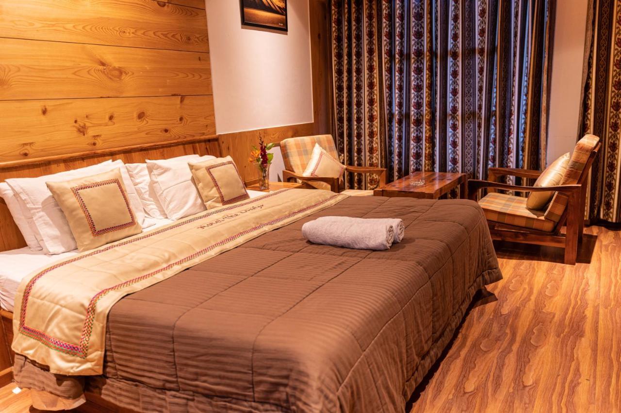 The Conifer Hotel Manāli Buitenkant foto
