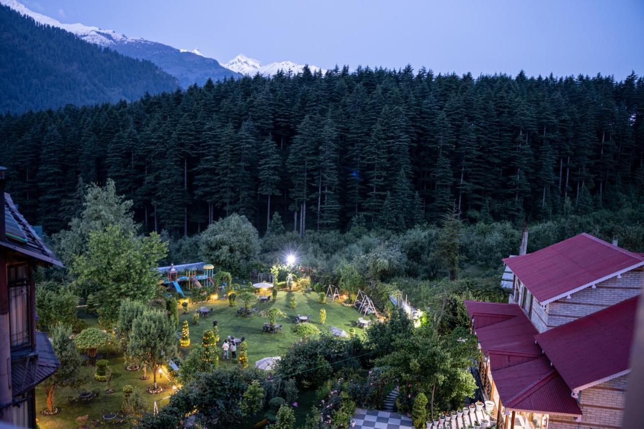 The Conifer Hotel Manāli Buitenkant foto