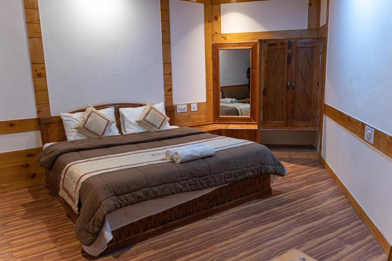The Conifer Hotel Manāli Buitenkant foto