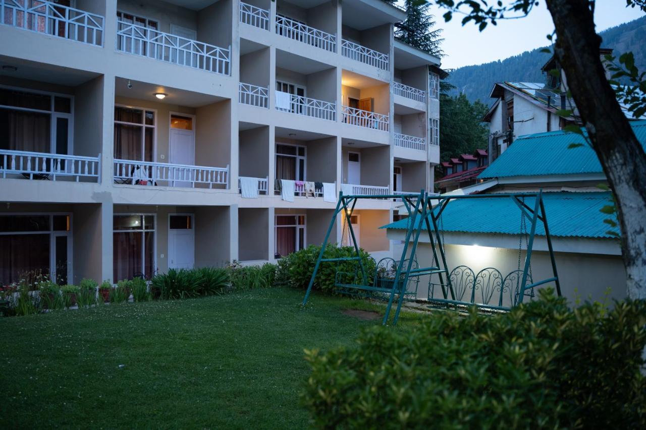 The Conifer Hotel Manāli Buitenkant foto