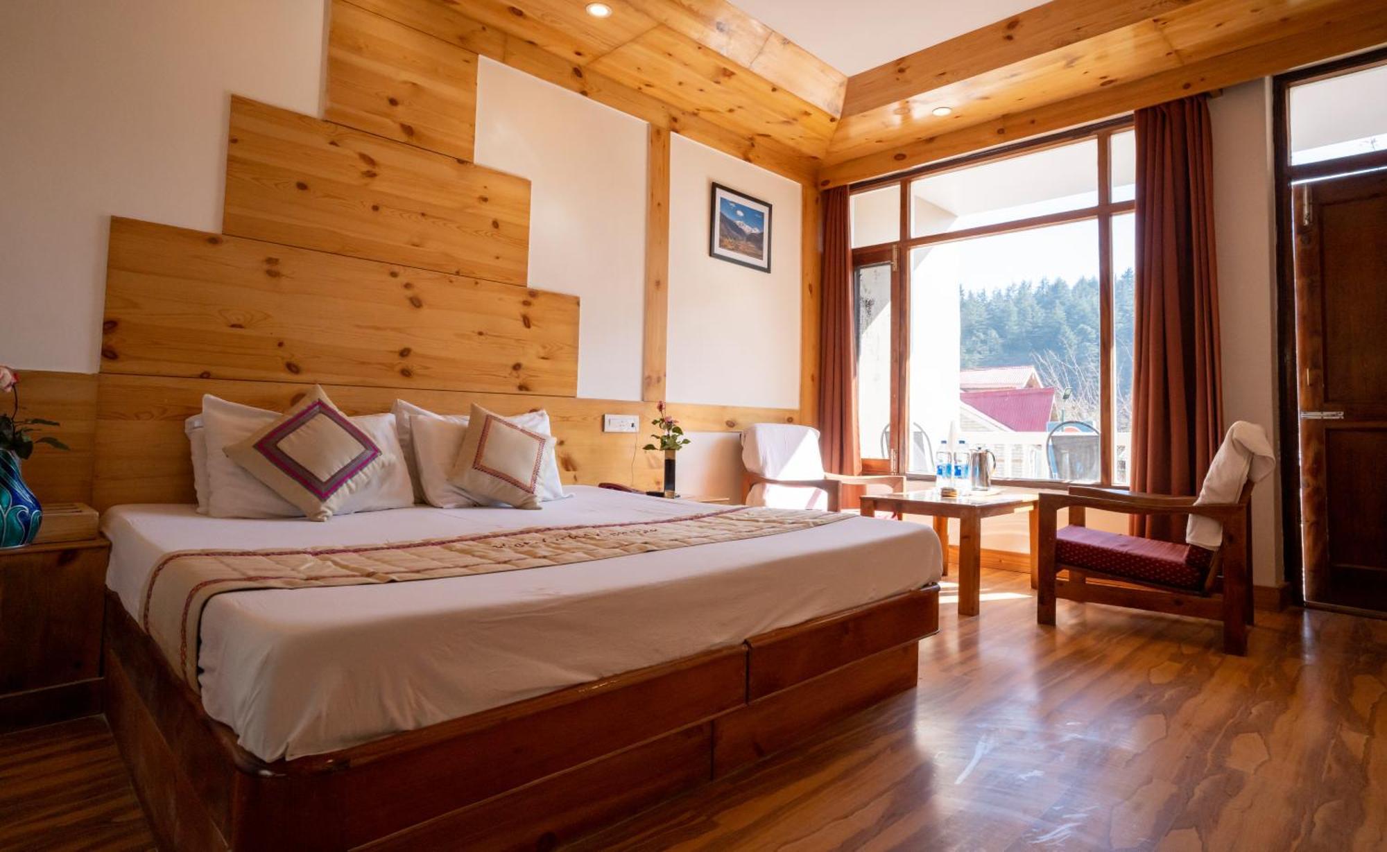 The Conifer Hotel Manāli Buitenkant foto